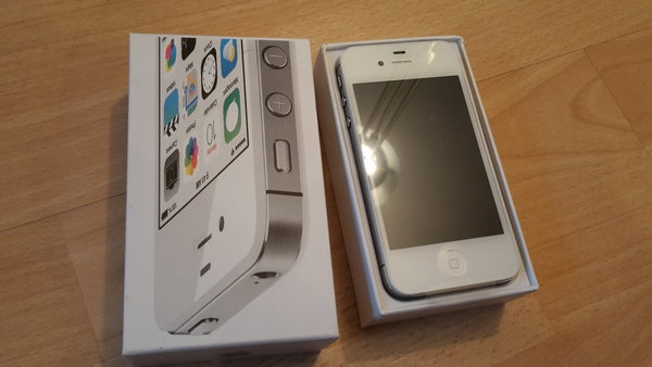 Apple iPhone 4s in Schwarz oder Weiss
